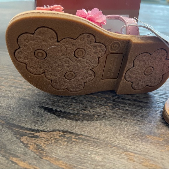 Pretty - Picture 3 of 4